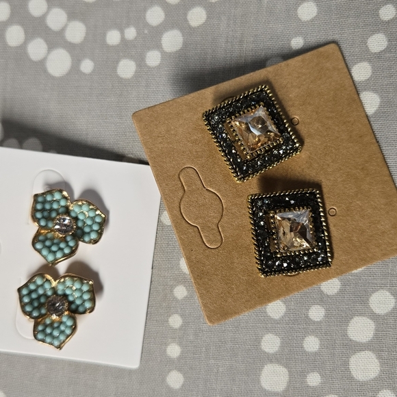 Earrings Bundle Of 2 - Picture 10 of 17